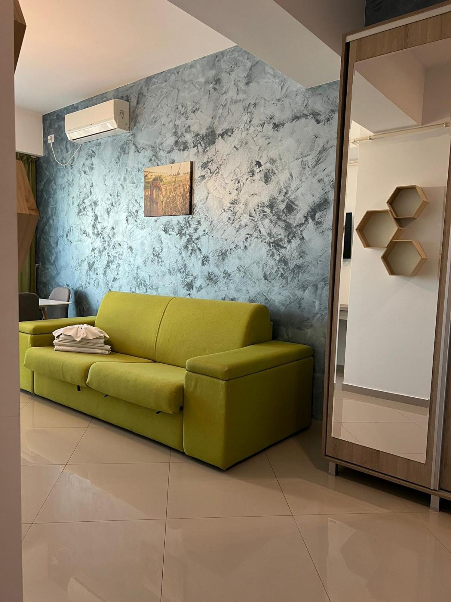 Luxury Glam Apartments Iasi At Lazar Palas Bagian luar foto